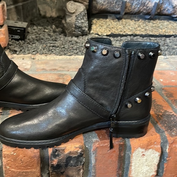 Stuart Weitzman NWOT GoWest Studded Leather Ankle boots black size 6 1/2 - Picture 7 of 10